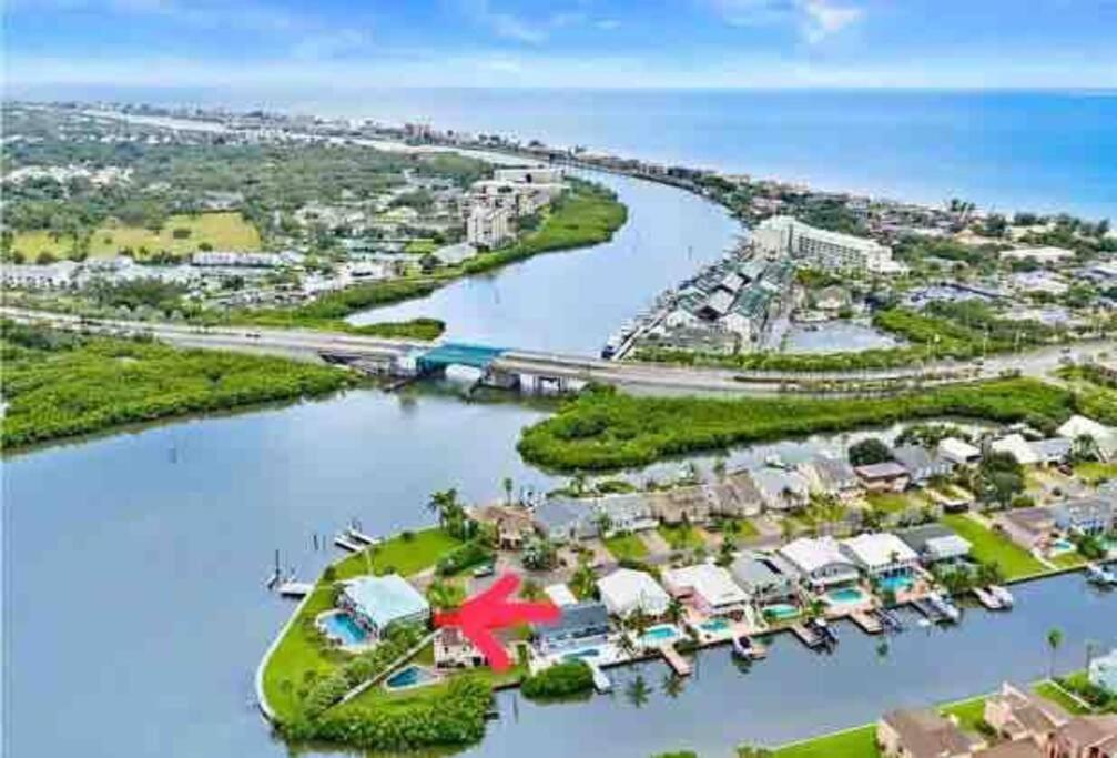 Guest Suite - Waterfront -Pool & Hot Tub- Walk To Beach เคลียร์วอเตอร์บีช ภายนอก รูปภาพ